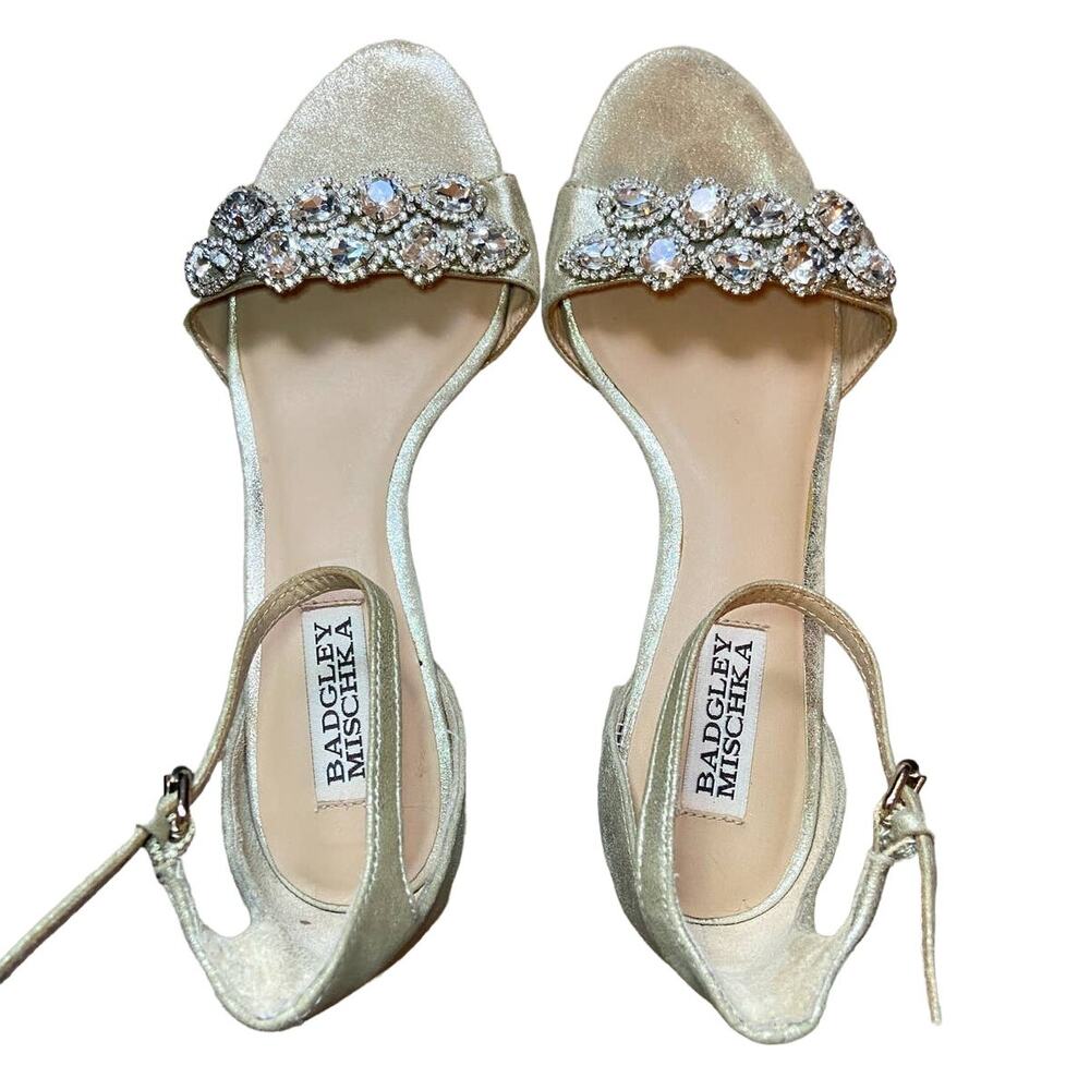 New Badgley Mischka Gold Leather Embellished Chunky Heels Ankle Strap Size 6 - Picture 2 of 10